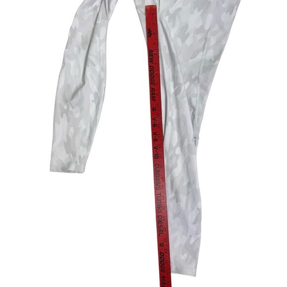 BuffBunny Limitless Leggings Snow Camo Women’s Size XS‎ - Picture 8 of 9
